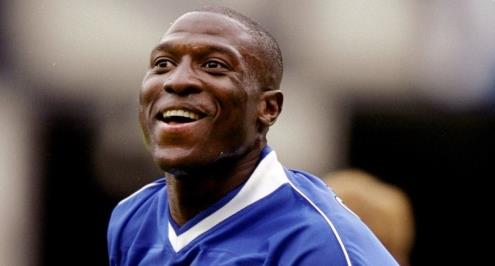 بعد صراع قصير مع المرض.. وفاة كيفن كامبل أسطورة أرسنال وإيفرتون